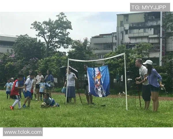 在绿茵场上绽放的爱与梦想同志小说足球部员的激情故事